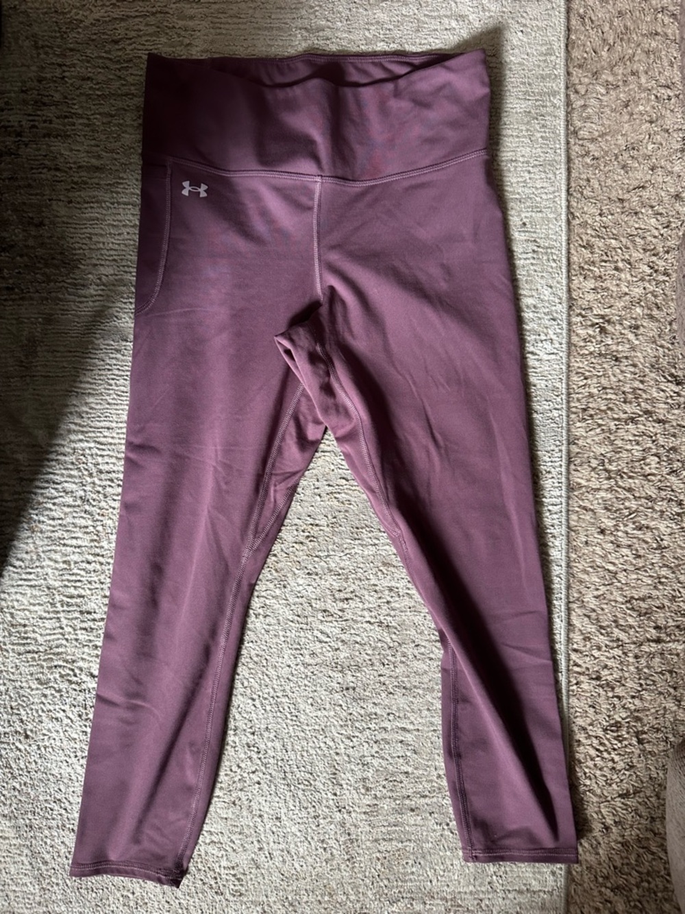 LG Under Armour Plum Stretch Active Leggings